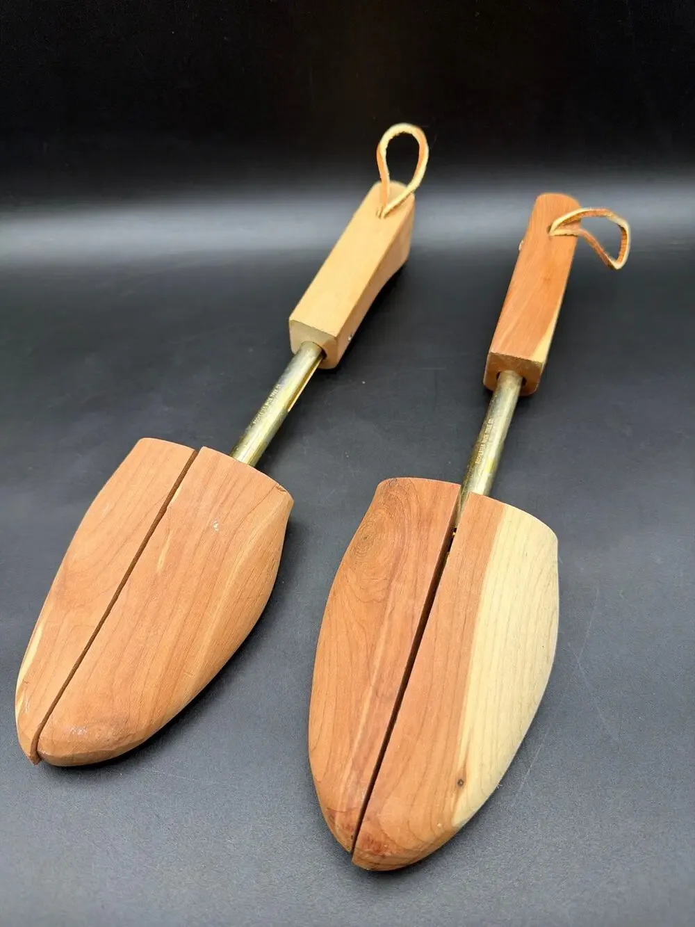 Vintage Cedar Wooden Adjustable Shoe Trees Pair Mens Split Toe Metal Spring